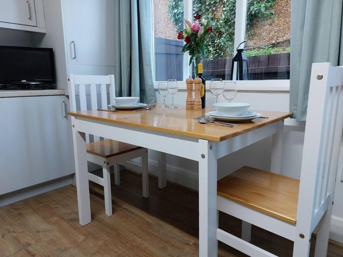 Inviting 1-Bed Apartment In Herne Bay Eksteriør bilde